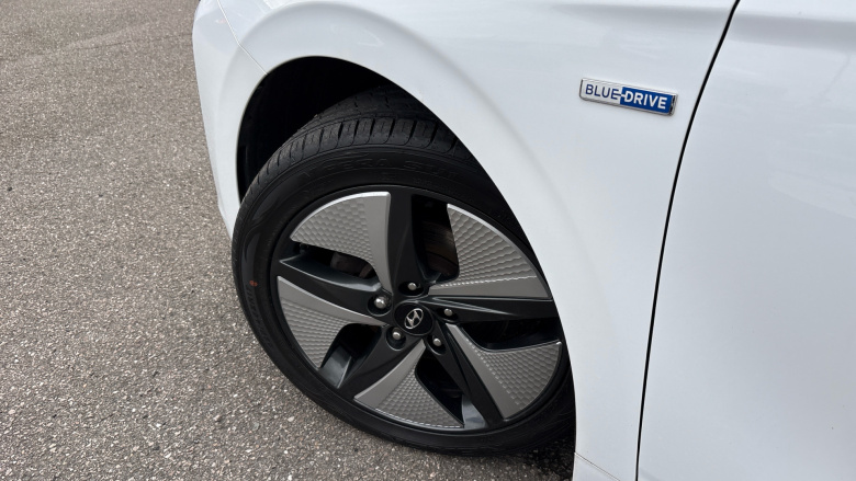 Hyundai IONIQ 1.6 GDi Hybrid 1st Edition 5dr DCT Hybrid Hatchback